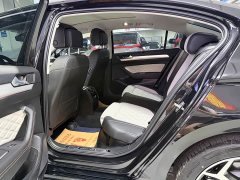 Volkswagen Magotan Facelift Zhongxiang 330TSI DSG Luxury - ფოტო 9
