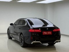 BMW 5 Series 530Li Luxury M Sport Package - ფოტო 10
