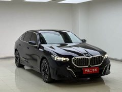 BMW 5 Series 530Li Luxury M Sport Package - ფოტო 3