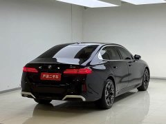 BMW 5 Series 530Li Luxury M Sport Package - ფოტო 8