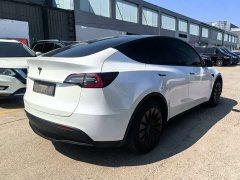 Tesla Model Y Long Range All-Wheel Drive - ფოტო 4