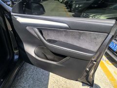 Tesla Model Y Long Range All-Wheel Drive - ფოტო 8