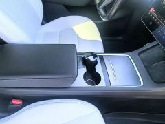 Tesla Model Y Long Range All-Wheel Drive - ფოტო 9