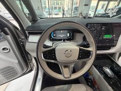 Volvo EM90 2025 Ultra Six-Seater - ფოტო 14