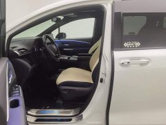 Toyota Sienna 2021 2.5L Hybrid Premium Edition - ფოტო 10
