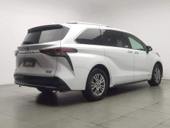 Toyota Sienna 2021 2.5L Hybrid Premium Edition - ფოტო 2
