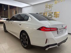 BMW 5 Series 525Li M Sport Package - ფოტო 5