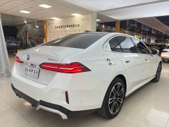 BMW 5 Series 525Li M Sport Package - ფოტო 7