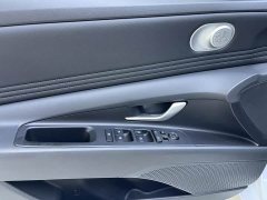 Hyundai Elantra 2022 1.5L CVT Luxury - ფოტო 13