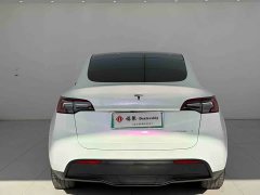 Tesla Model Y Standard Range RWD - ფოტო 11