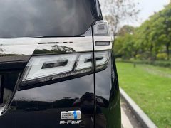 Toyota Vellfire Dual Engine 2.5L HV Luxury - ფოტო 10