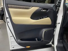 Toyota Alphard Hybrid 2.5L Premium Edition - ფოტო 14