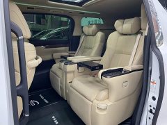 Toyota Alphard Hybrid 2.5L Premium Edition - ფოტო 9