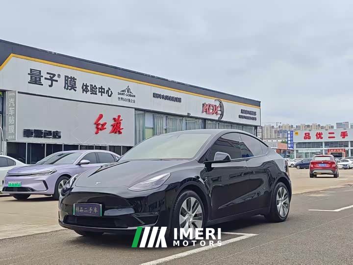Tesla Model Y Long Range All-Wheel Drive
