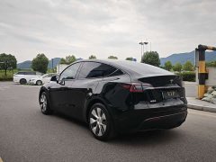 Tesla Model Y 2022 Facelift Rear-Wheel Drive - ფოტო 10