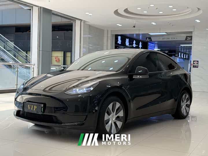Tesla Model Y Facelift Rear-Wheel Drive