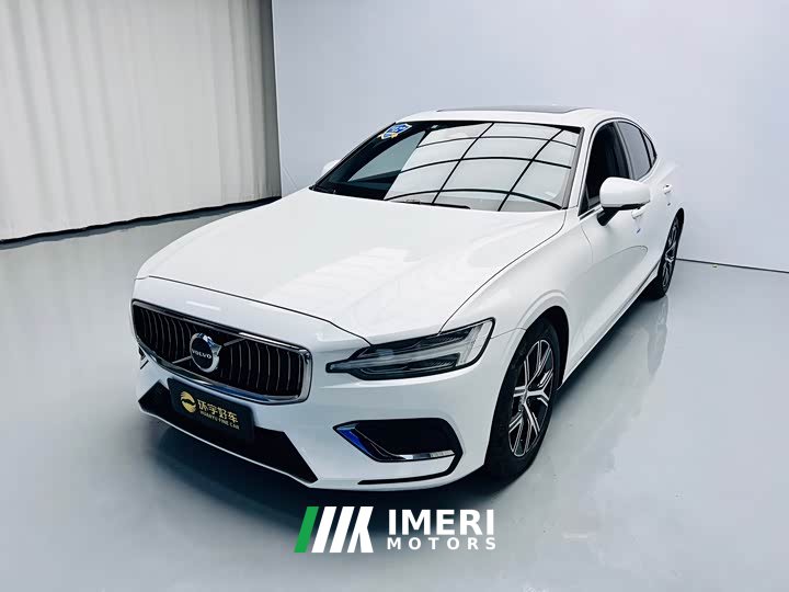 Volvo S60 B4 Smart Luxury Edition - ავტომობილი ჩინეთიდან