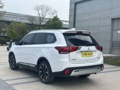 Mitsubishi Outlander 2.0L FWD Comfort 5-Seater - ფოტო 4