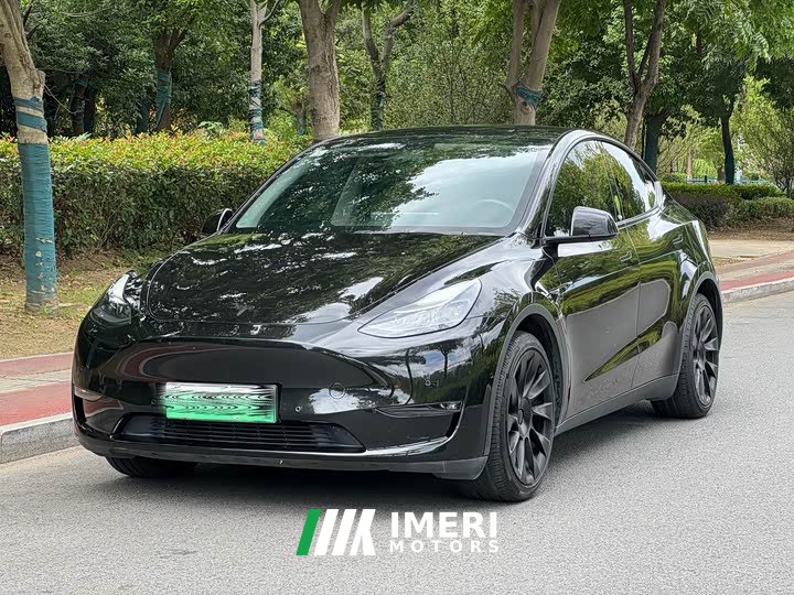 Tesla Model Y Long Range All-Wheel Drive