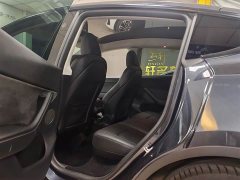 Tesla Model Y Rear-Wheel Drive - ფოტო 4
