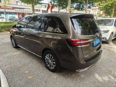 Buick GL8 Land Business Class Comfort Edition - ფოტო 3