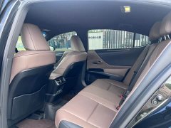 Lexus ES 2022 300h Excellence Edition - ფოტო 9