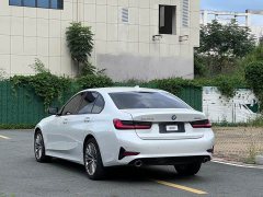 BMW 3 Series 320i M Sport Package - ფოტო 4