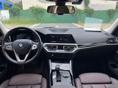 BMW 3 Series 320i M Sport Package - ფოტო 9