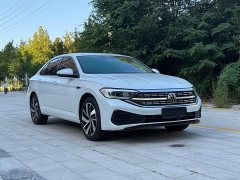 Volkswagen Jetta 300TSI DSG Edition - ფოტო 1