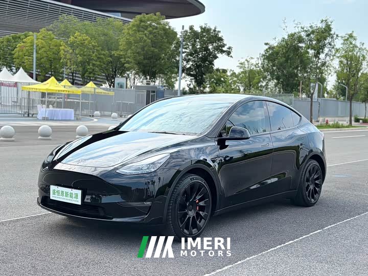 Tesla Model Y Standard Range RWD