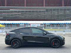 Tesla Model Y Standard Range RWD - ფოტო 16
