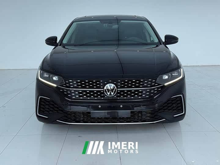 Volkswagen Passat Facelift 330TSI Elite