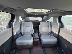 Toyota Grevias 2.5L Hybrid Luxury - ფოტო 12