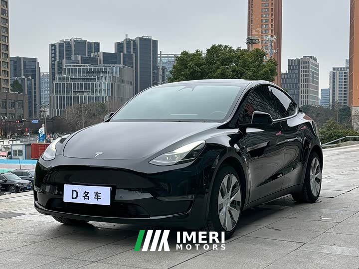 Tesla Model Y Long Range All-Wheel Drive