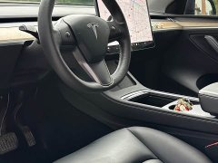 Tesla Model Y Long Range All-Wheel Drive - ფოტო 8