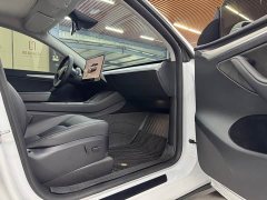 Tesla Model Y Rear-Wheel Drive - ფოტო 11