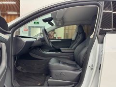 Tesla Model Y Rear-Wheel Drive - ფოტო 6