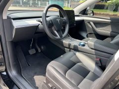 Tesla Model Y Long Range All-Wheel Drive - ფოტო 8
