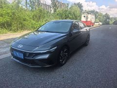Hyundai Elantra 1.5L CVT Luxury - ფოტო 1