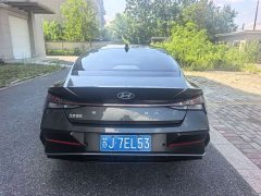 Hyundai Elantra 1.5L CVT Luxury - ფოტო 4