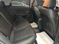 Hyundai Elantra 1.5L CVT Luxury - ფოტო 11
