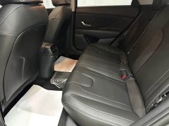 Hyundai Elantra 1.5L CVT Luxury - ფოტო 9