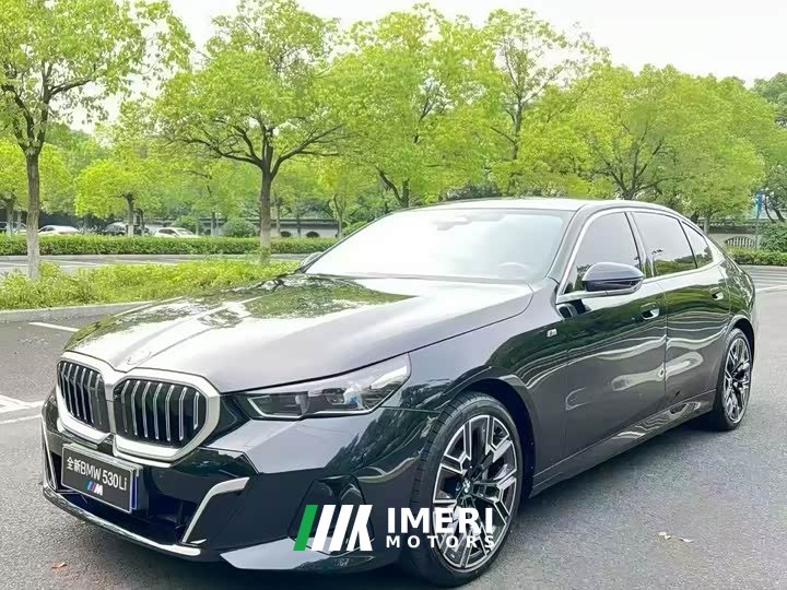 BMW 5 Series 530Li Luxury M Sport Package - ავტომობილი ჩინეთიდან