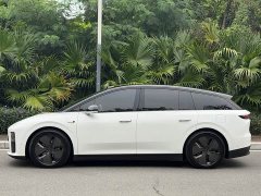 Li Auto i6 Two-Wheel Drive Standard - ფოტო 11