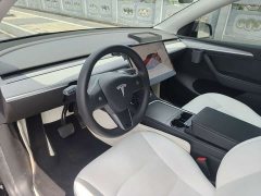 Tesla Model Y Rear-Wheel Drive - ფოტო 10