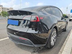 Tesla Model Y Rear-Wheel Drive - ფოტო 4
