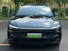 Tesla Model Y Rear-Wheel Drive - ფოტო 2