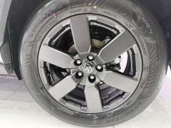Toyota RAV4 2.0L AWD Luxury - ფოტო 9