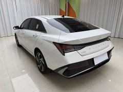 Hyundai Elantra 1.5L CVT Luxury - ფოტო 13