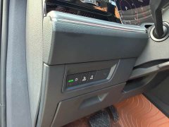Volkswagen Touareg 3.0TSI Ruixiang Classic Sport Package - ფოტო 18